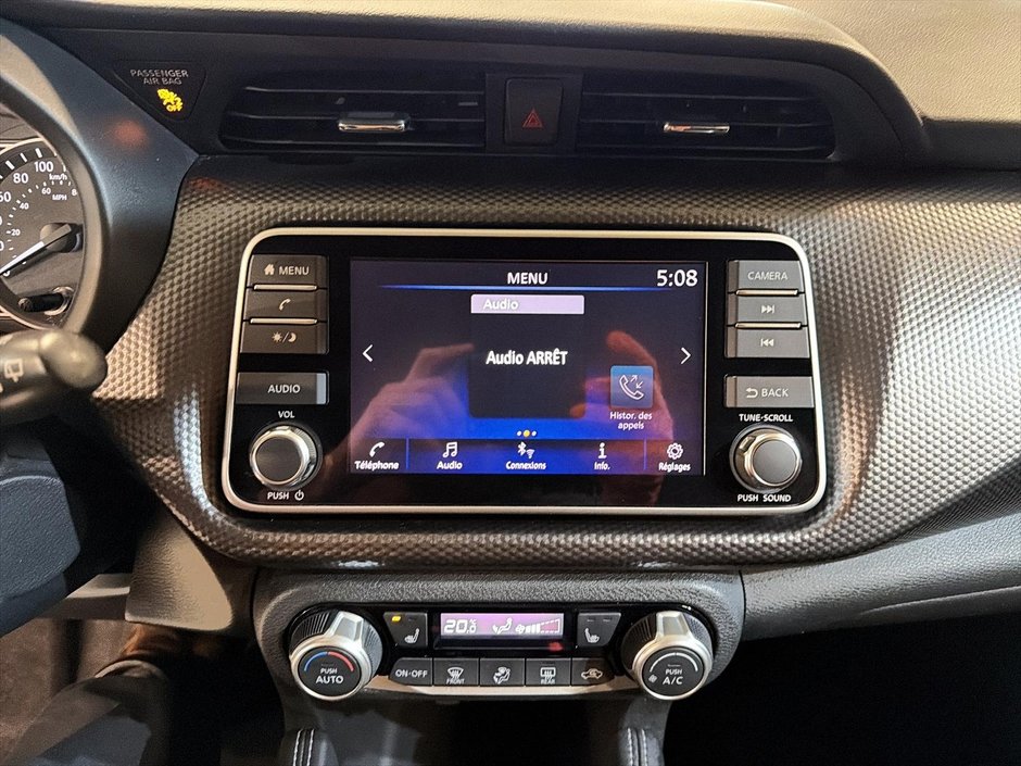 Nissan Kicks SV 2018-16