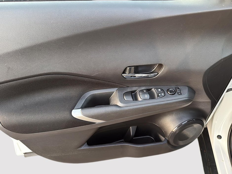 2023 Nissan Kicks SV-10