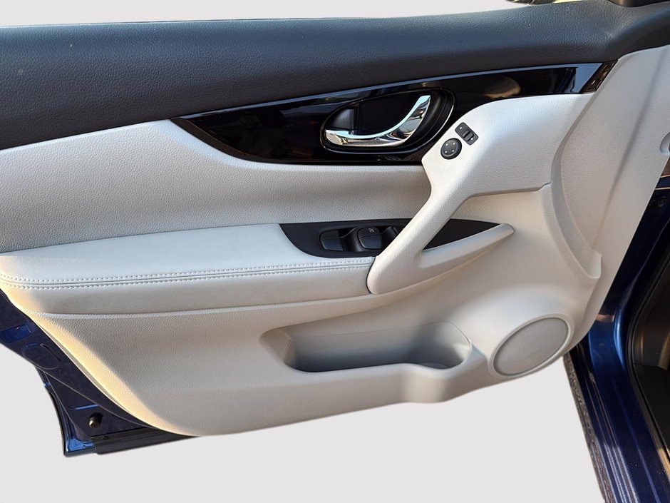 2023 Nissan Qashqai SV AWD // TOIT OUVRANT // SIÈGES CHAUFFANTS-10