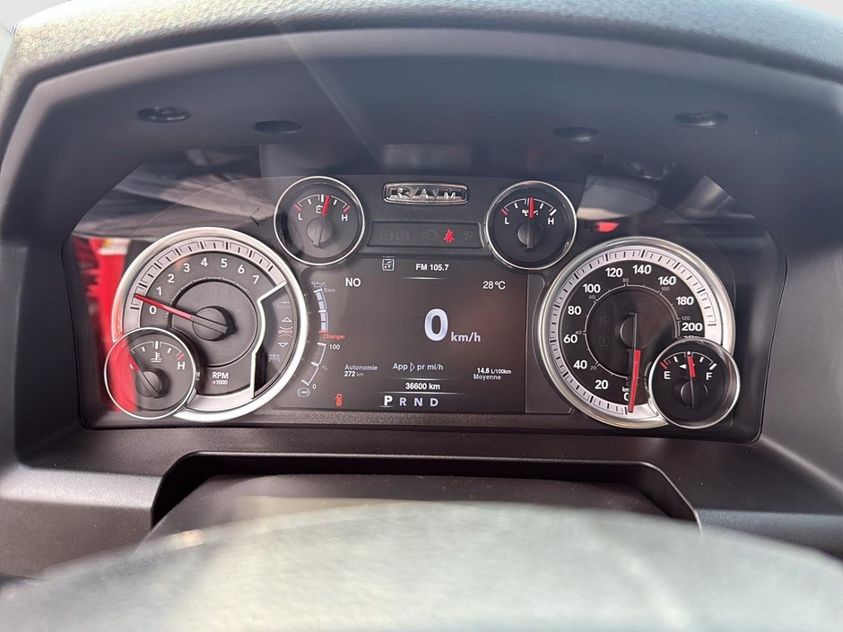 Ram 1500 Classic SLT+ | CREW CAB | V8 4X4 2022-12