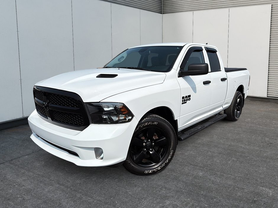 2022 Ram 1500 Classic Express Night 4x4 V6 Boîte 6.4-0
