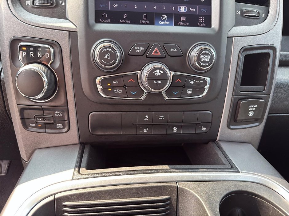 2022 Ram 1500 Classic Express Night 4x4 V6 Boîte 6.4-13