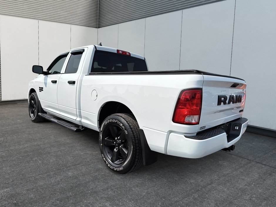 2022 Ram 1500 Classic Express Night 4x4 V6 Boîte 6.4-3