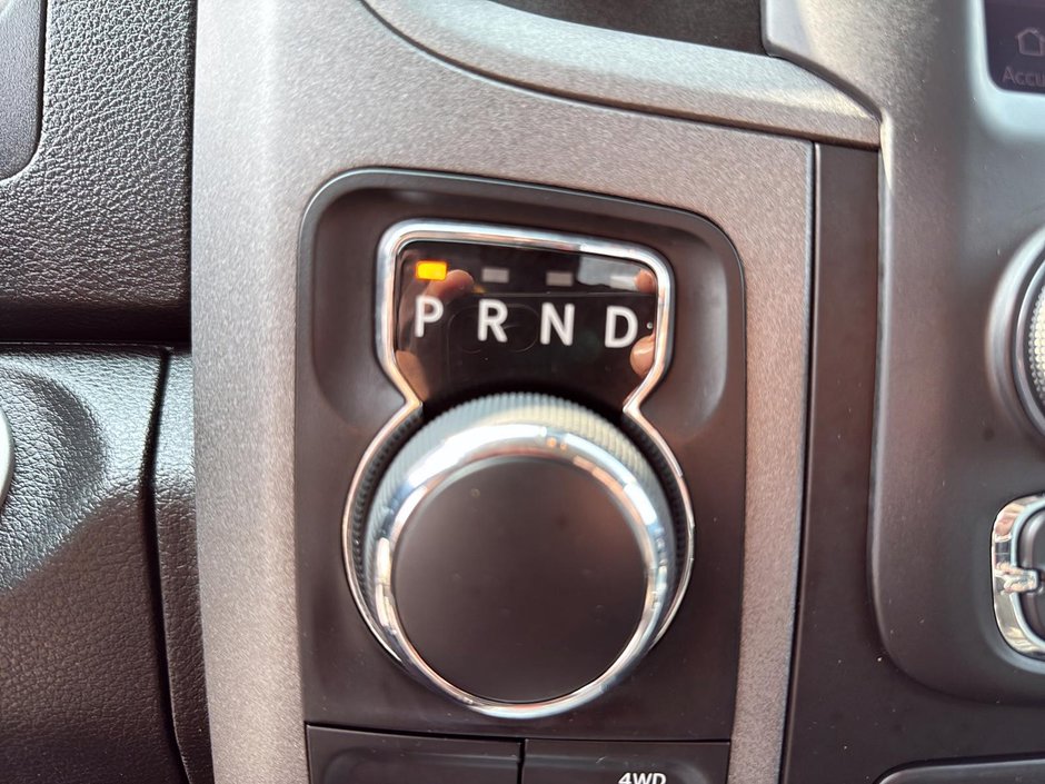 2022 Ram 1500 Classic Express Night 4x4 V6 Boîte 6.4-14