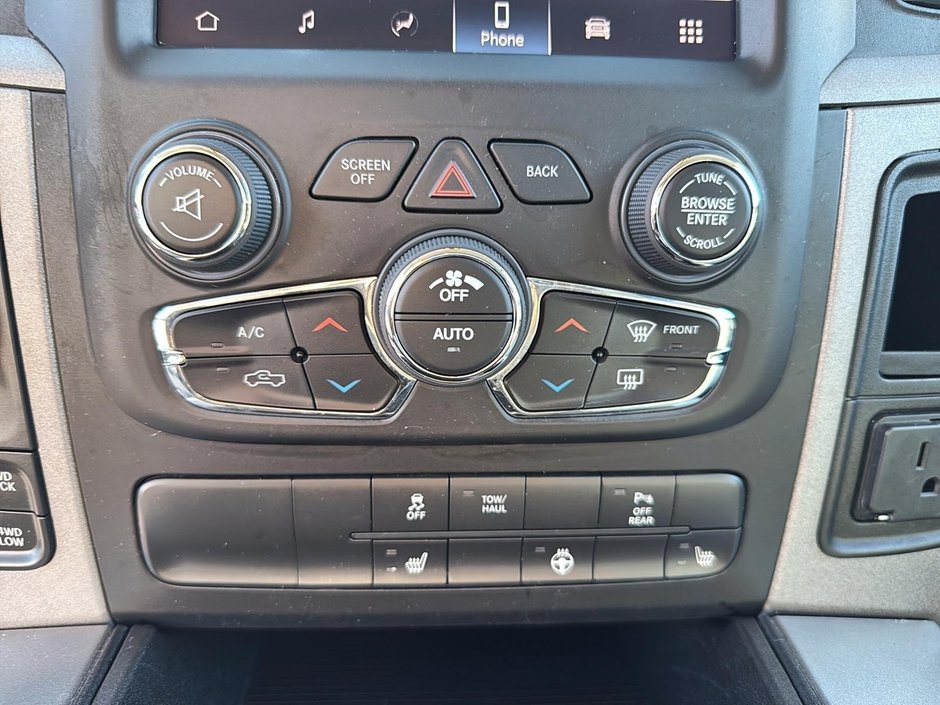 2022 Ram 1500 Classic Express-13