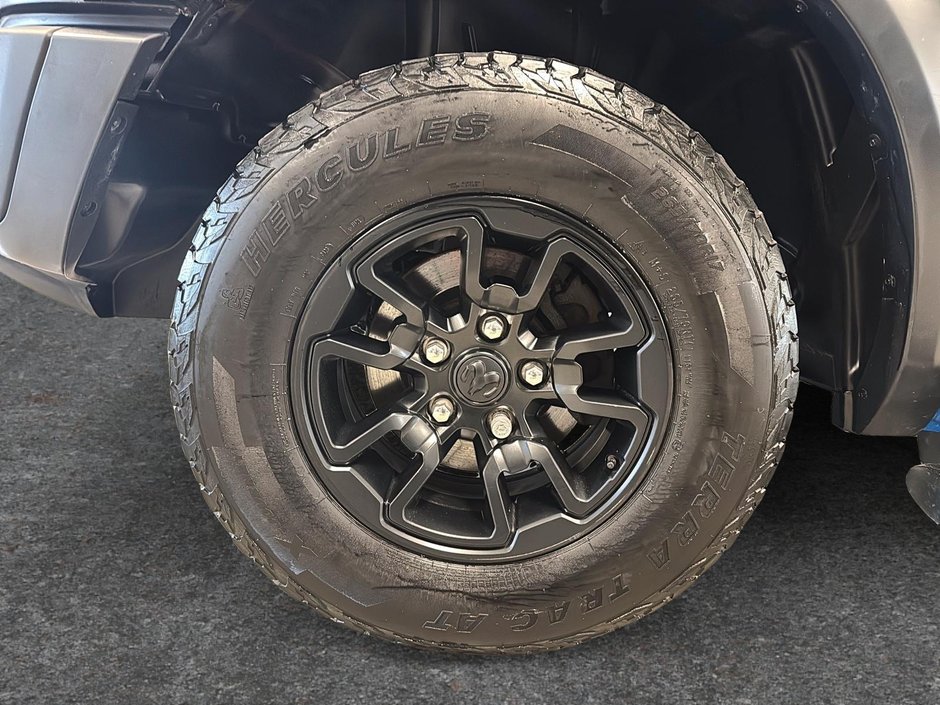 2022 Ram 1500 Classic Warlock-6