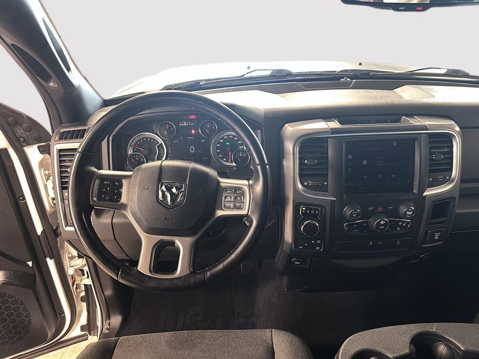 2022 Ram 1500 Classic Warlock-9