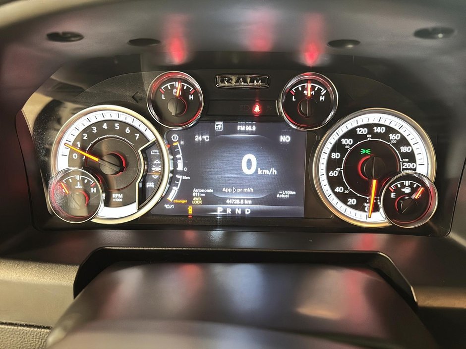 2022 Ram 1500 Classic Warlock-12