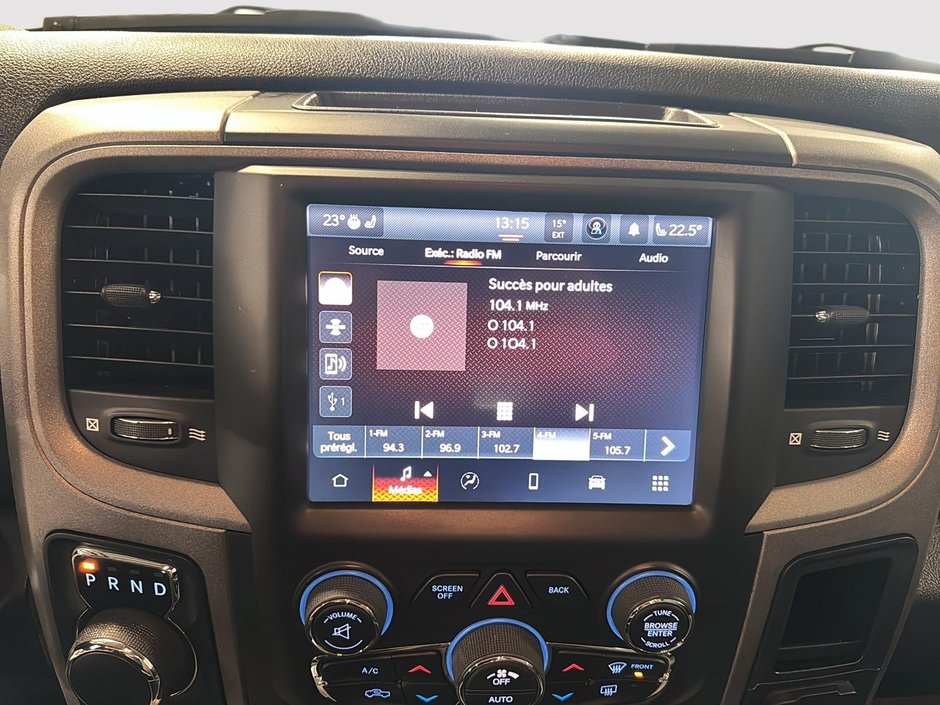 Ram 1500 Classic Express Night CrewCab V8 4x4 Boite de Fibre 2023-18