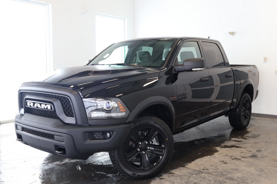 2024 Ram 1500 Classic WARLOCK in Sherbrooke, Quebec