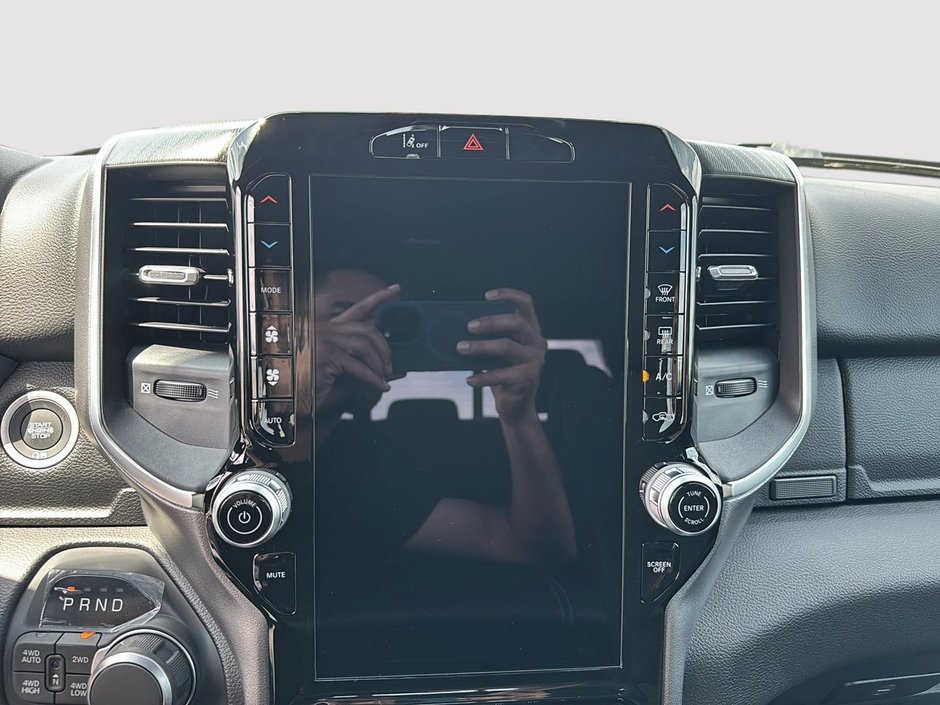 2025 Ram 1500 BIG HORN-17