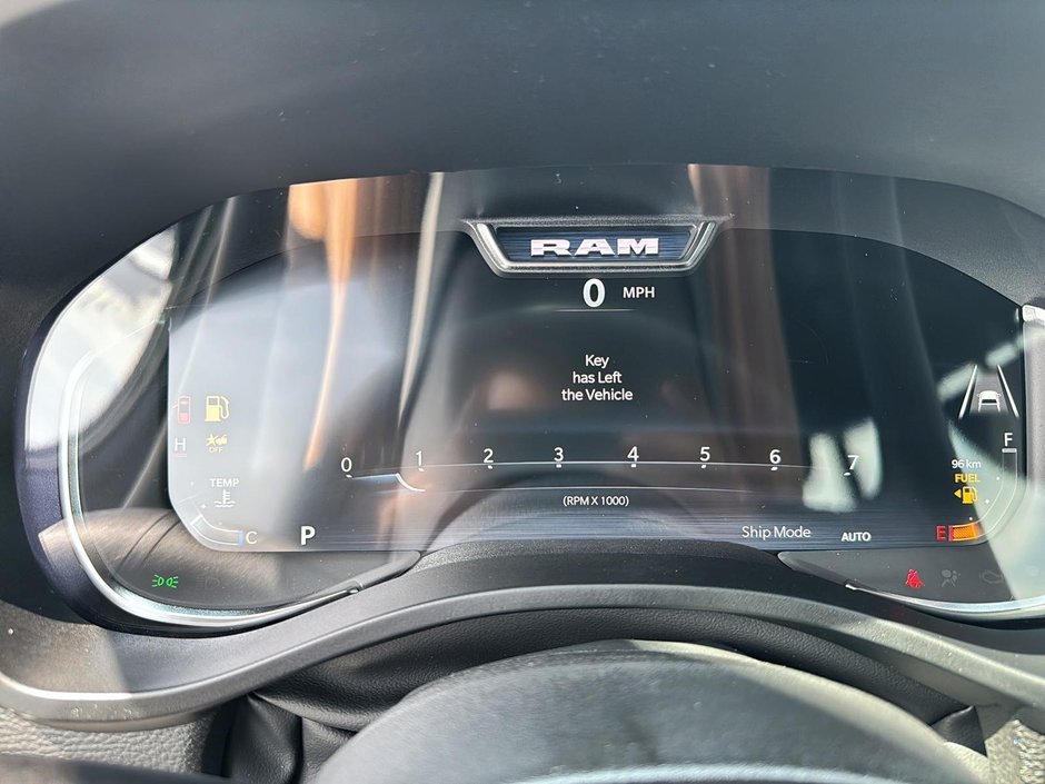 2025 Ram 1500 BIG HORN-12