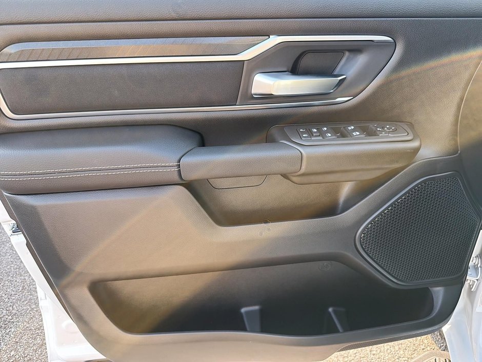 Ram 1500 BIG HORN 2025-15