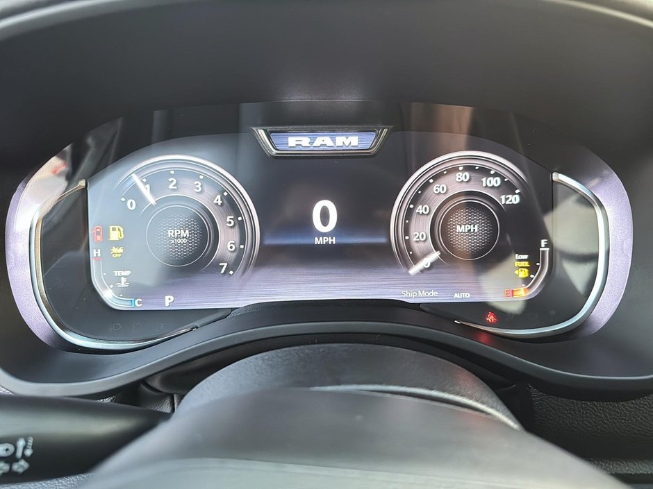 2025 Ram 1500 BIG HORN-11