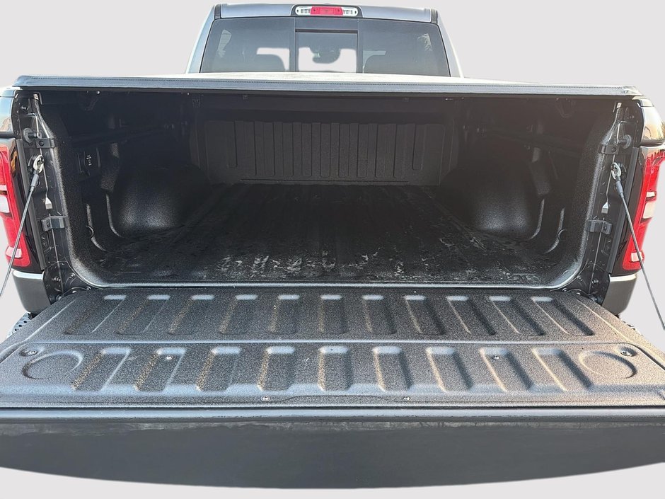 2025 Ram 1500 BIG HORN-15