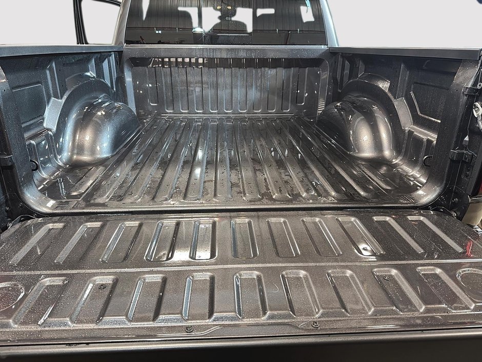 2026 Ram 1500 WARLOCK-16