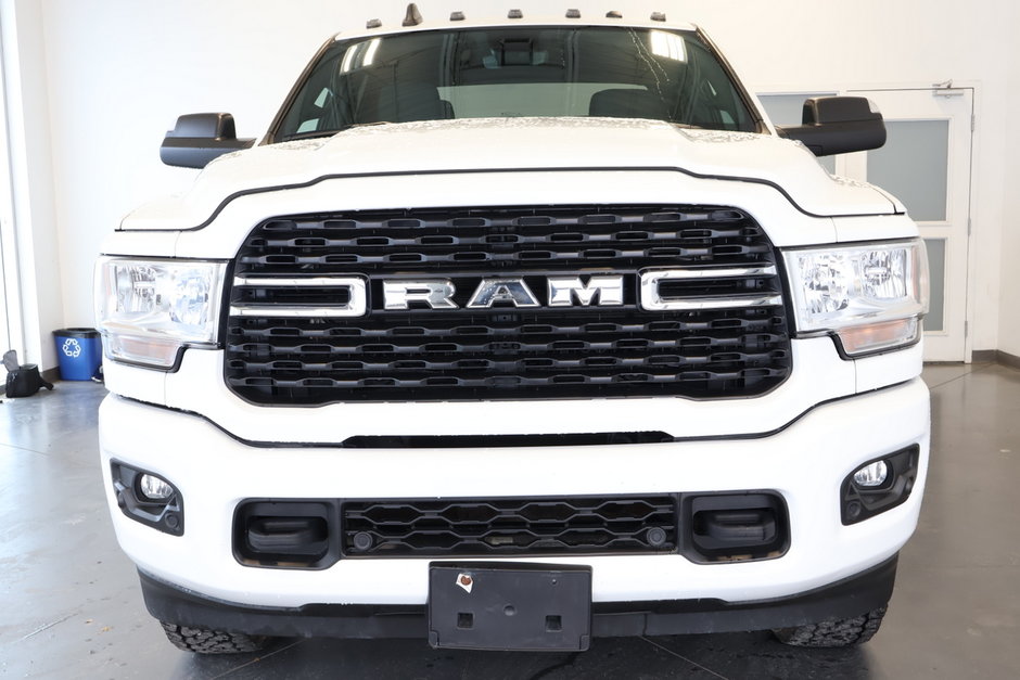 2022 Ram 2500 Big Horn Crewcab 6.4L V8 Sport-2