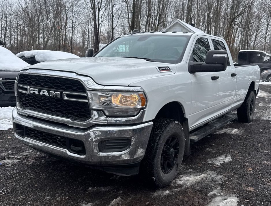 Ram 2500 Tradesman Crewcab 6.4L V8 4x4 2024 à St-Jean-Sur-Richelieu, Québec