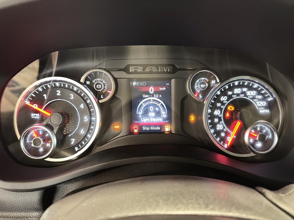 2026 Ram 2500 BIG HORN-12