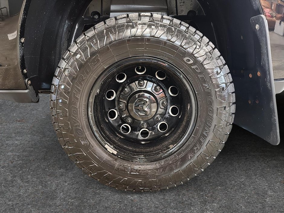 Ram 3500 Big Horn 2023-7