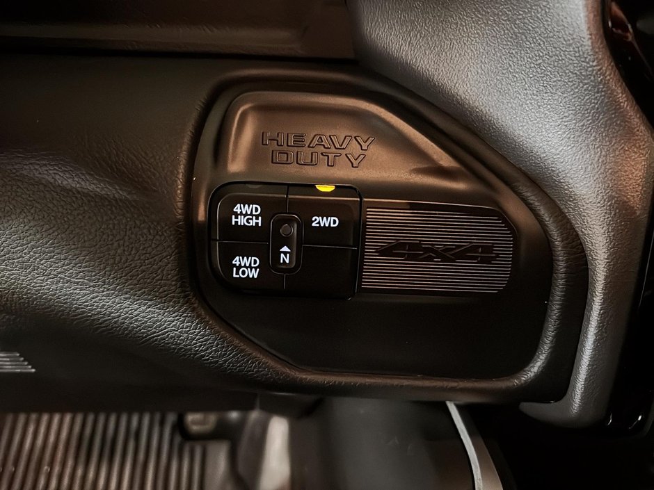 Ram 3500 Big Horn 2023-16