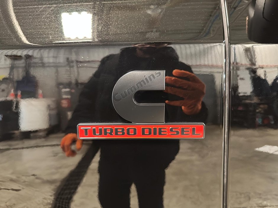 Ram 3500 Big Horn 2023-5