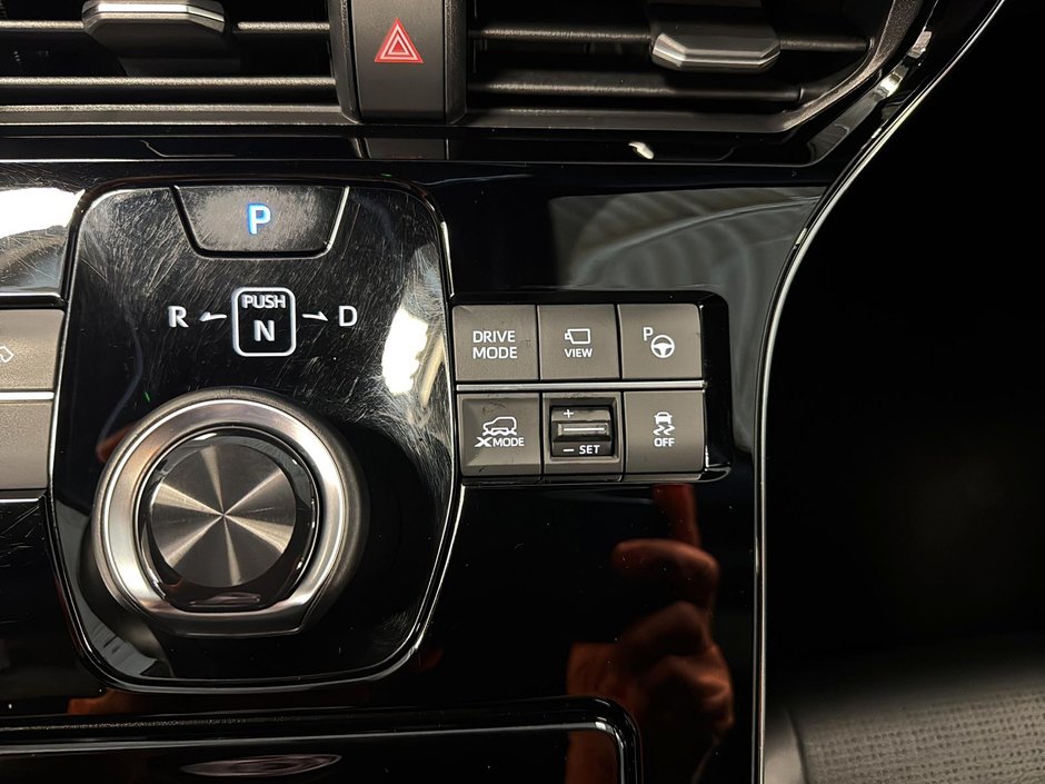 2023 Subaru SOLTERRA LUXURY AWD-16