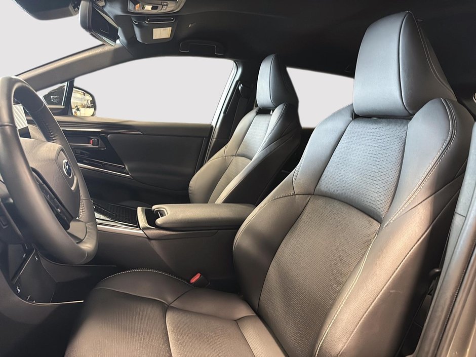 2023 Subaru SOLTERRA LUXURY AWD-9