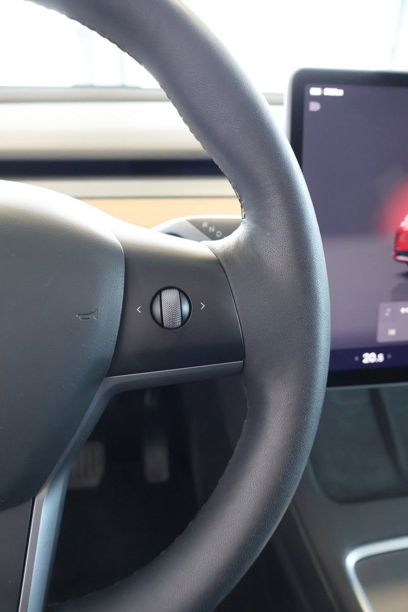 2022 Tesla Model Y Long Range AWD-12