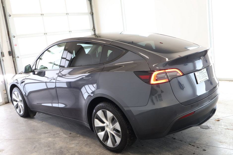 Tesla Model Y Long Range AWD 2022-4