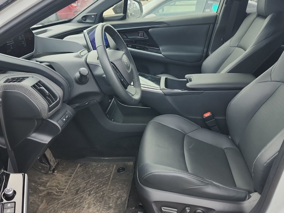 Toyota BZ4X XLE AWD CUIR TOIT-PANORAMIQUE 2024-6