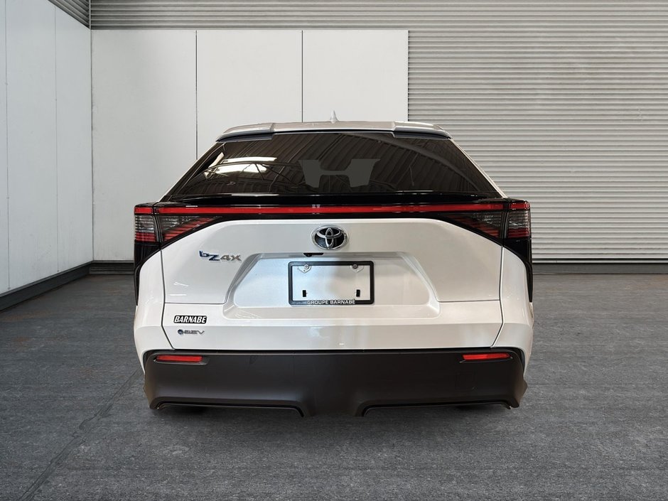 2024 Toyota BZ4X LE-2