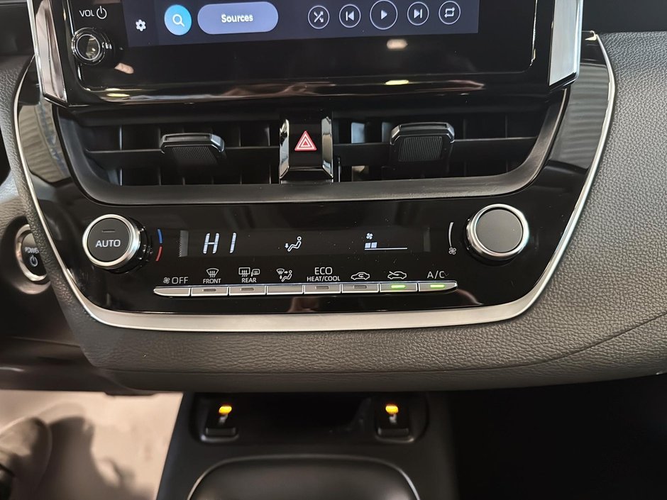 Toyota Corolla LE HYBRID AWD 2025-13