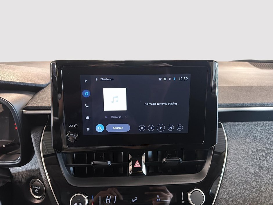 Toyota Corolla LE HYBRID AWD 2025-17