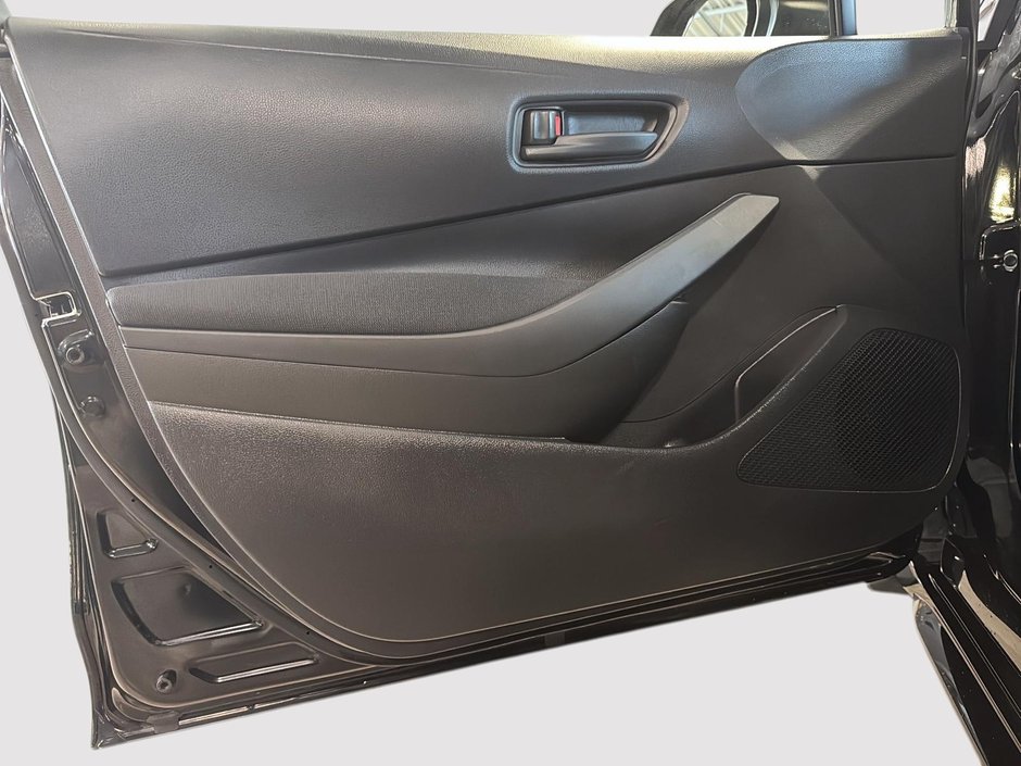 Toyota Corolla LE HYBRID AWD 2025-10