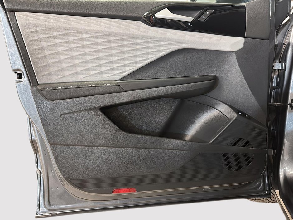 2024 Volkswagen Taos Trendline 4Motion-10