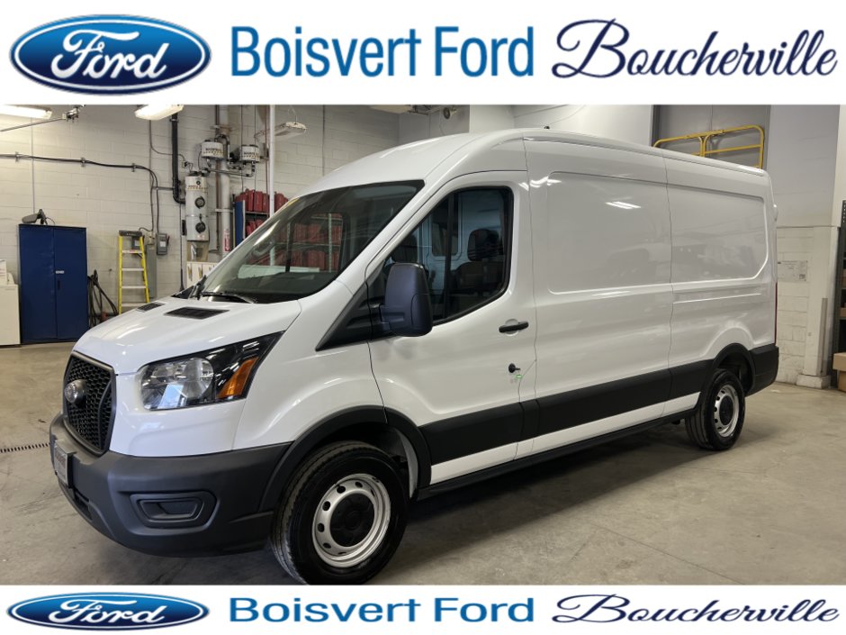2021 Ford Cargo T-250 PA toit moyen 130 po PNBV de 9 070 lb in Boucherville, Quebec