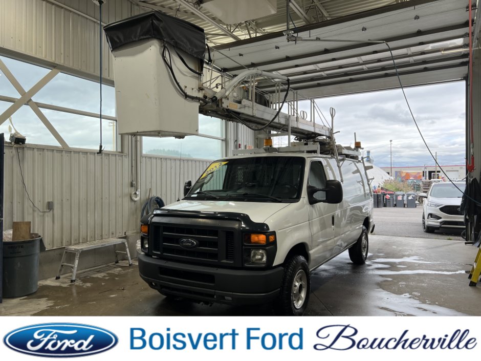 2012 Ford E-350 Super renforcé commercial in Boucherville, Quebec