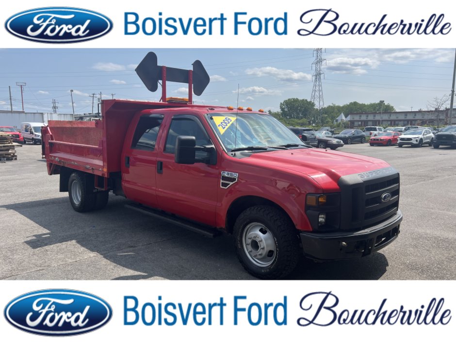2009 Ford F-350 Cab Crew 2RM empat 176po cab à essieu 60po XL in Boucherville, Quebec
