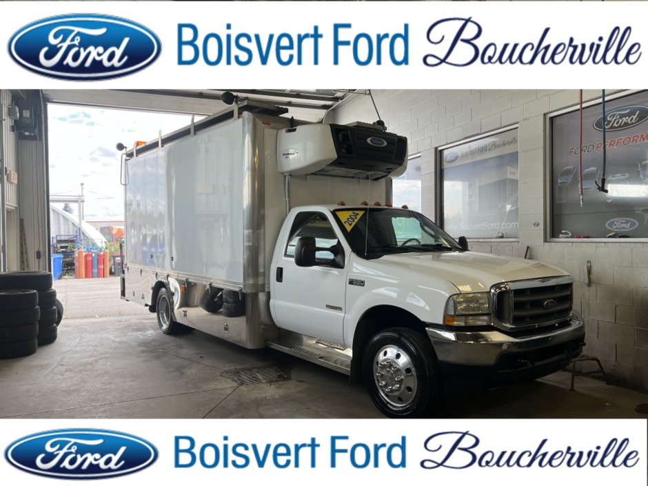 2004 Ford F-550 Cabine classique, empattement de 189 po - XL in Boucherville, Quebec