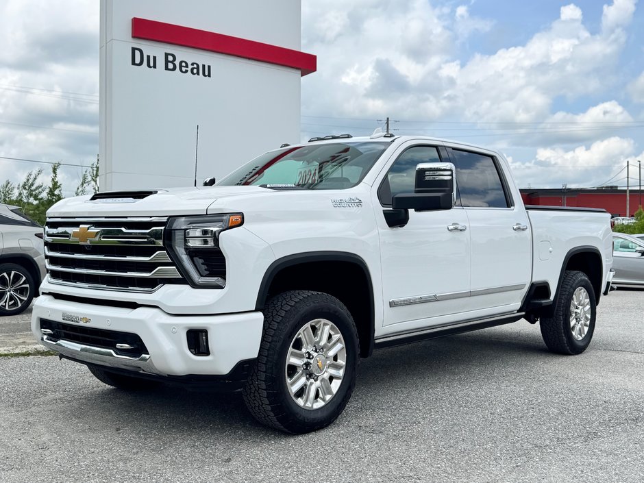 2024 Chevrolet Silverado 2500HD HIGH COUNTRY / MARCHE PIED ÉLECTRIQUE / IMPECCABLE / BAS KILOMÉTRAGE / WOW in Thetford Mines, Quebec