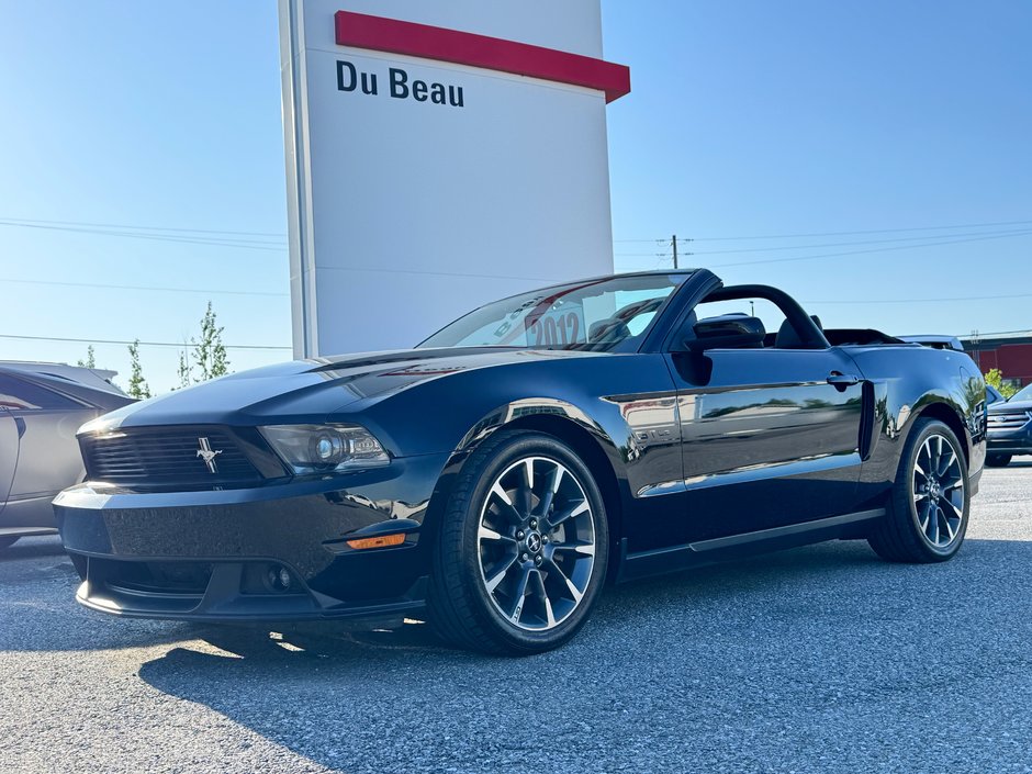 Ford Mustang CALIFORNIA SPECIAL / GT-CS / IMPECCABLE / JAMAIS SORTI L’HIVER / 1 SEUL PROPRIETAIRE 2012 à Thetford Mines, Québec