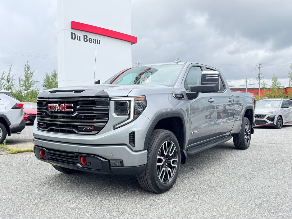 2025 GMC Sierra 1500 AT4 / MOTEUR 3.0L DURAMAX / TRES BAS KM / IMPECCABLE in Thetford Mines, Quebec