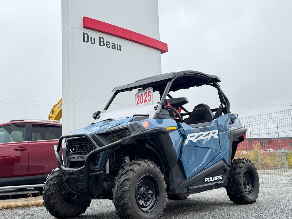 Polaris RZR 9OO TRAIL 2.000$ AJOUTS / TOIT * DEMI-VITRE * BIDON ESSENCE * COFFRE ARR  / 2025 à Thetford Mines, Québec