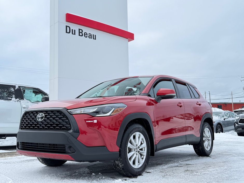 2022 Toyota Corolla Cross LE AWD / EXCELLENT VUS A PETIT PRIX / in Thetford Mines, Quebec