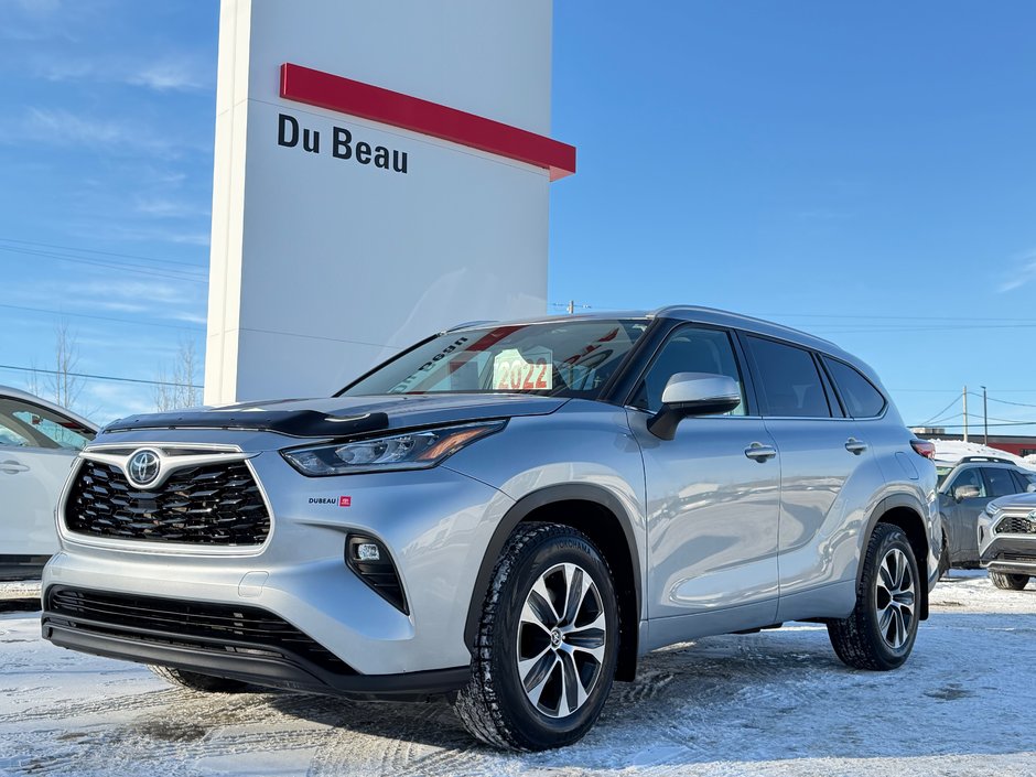 Toyota Highlander XLE AWD / MEILLEUR VUS SUR LA MARCHÉ / 2022 à Thetford Mines, Québec