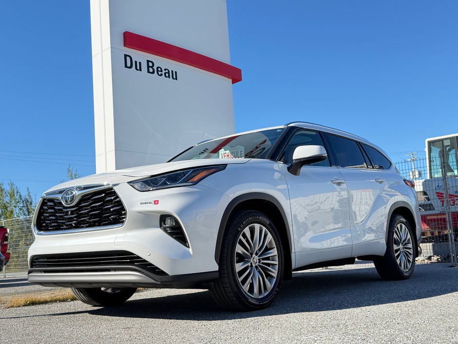 Toyota Highlander PLATINUM AWD / LA TOTALE !!! / PAS SORTI L'HIVER / 2022 à Thetford Mines, Québec