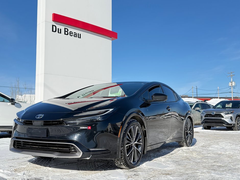 Toyota Prius LIMITED AWD / PEA 13-04-29=100KM / HYPER RARE ! / 2025 à Thetford Mines, Québec