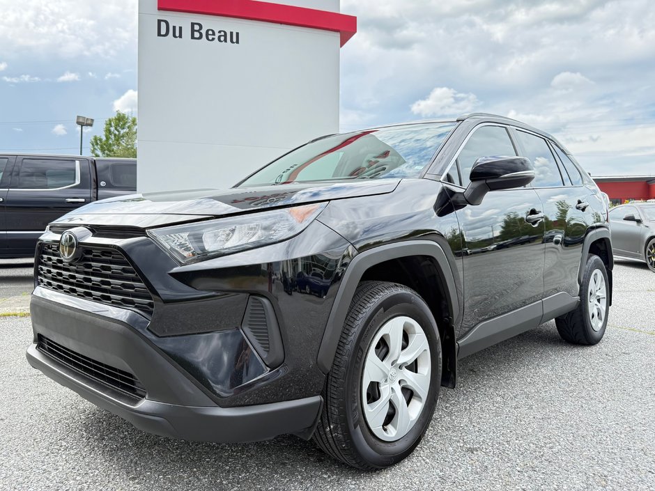 2020 Toyota RAV4 LE/ÉCONOMIQUE/POLYVALENT/BONNE VALEUR DE REVENTE in Thetford Mines, Quebec