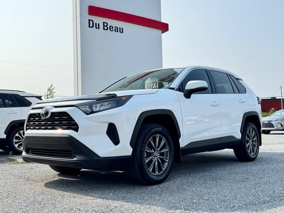 Toyota RAV4 LE AWD / VITRES TEINTÉES*HITCH*DÉMARREUR ET + / 2023 à Thetford Mines, Québec